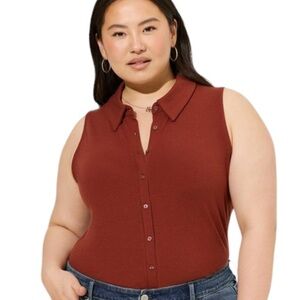 Size 3X: Torrid Super Soft Rib V-Neck Collared Button-Up Crop Tank